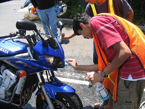 水を使わないバイク洗車