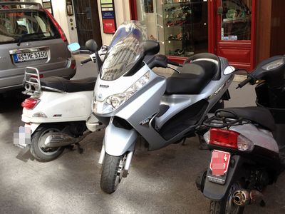 Piaggio X8 Scooter