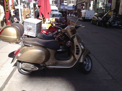 Vespa GTS125